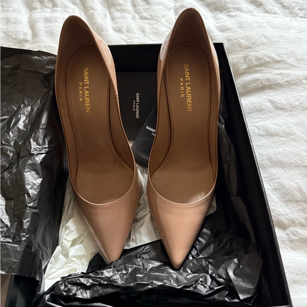 Saint Laurent Women's Nude Pumps